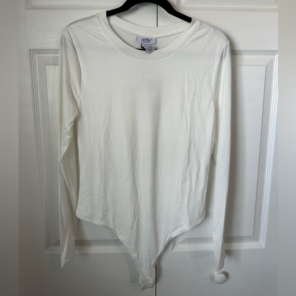 Long sleeve bodysuits sz. L / XL bundle or singles - Picture 7 of 7